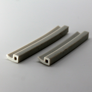 E10009 extrusion strip